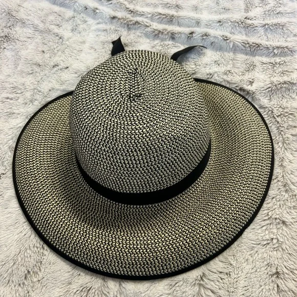 Woven sun hat - Picture 1 of 3